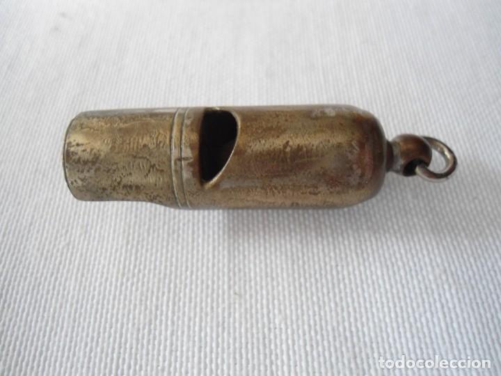 Coleccionismo deportivo: ANTIGUO SILBATO METALICO - Foto 1