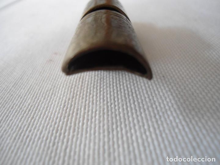 Coleccionismo deportivo: ANTIGUO SILBATO METALICO - Foto 3