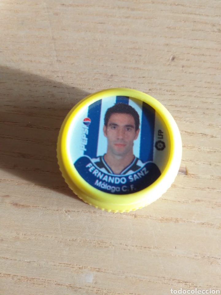 Sammelleidenschaft Sport: F&Uacute;TBOL TAP&Oacute;N FERNANDO SANZ M&Aacute;LAGA C.F. TAPONAZOS DE LAS ESTRELLAS LIGA 2001 2002 PEPSI