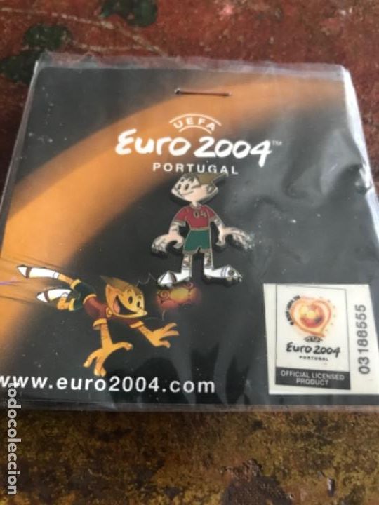 Collectionnisme sportif: Pin Oficial UEFA Euro 2004. Portugal. Esmaltado. Sin abrir