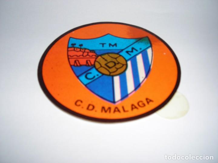 Coleccionismo deportivo: escudo futbol c.d. malaga - Foto 1