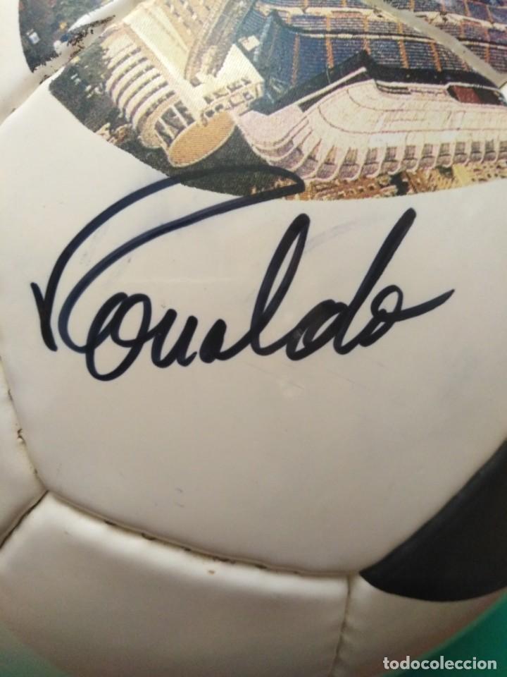 Coleccionismo deportivo: Bal&oacute;n firmado Real Madrid - Foto 6