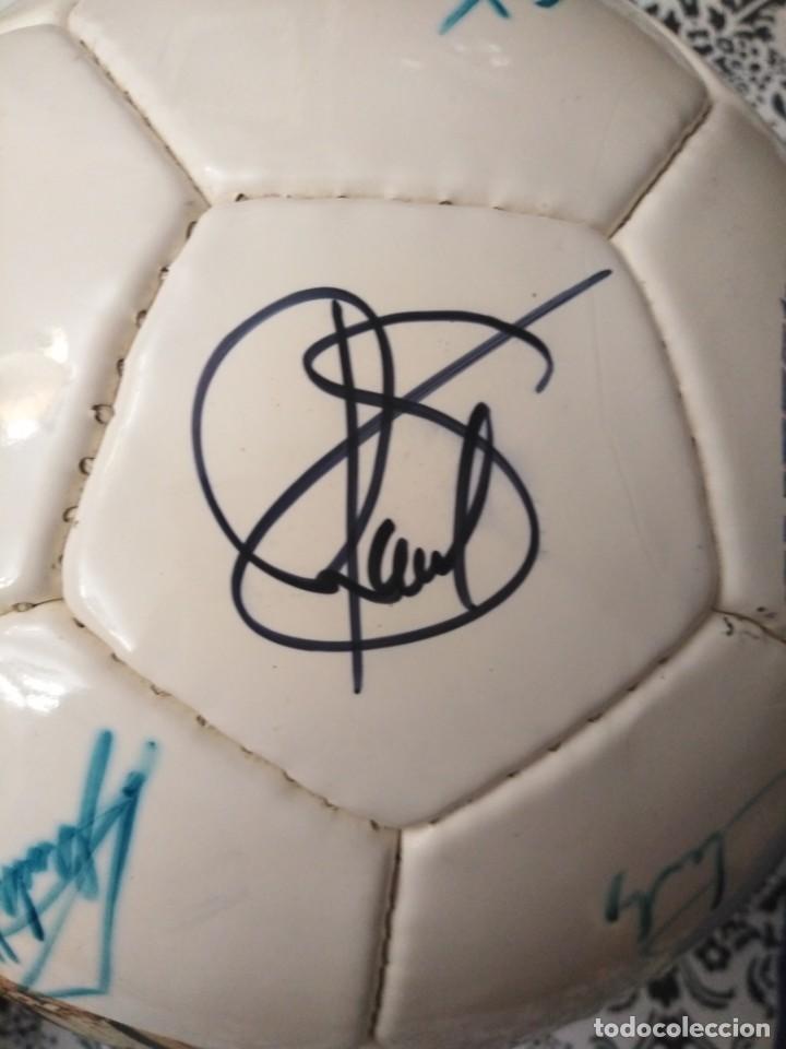 Coleccionismo deportivo: Bal&oacute;n firmado Real Madrid - Foto 10