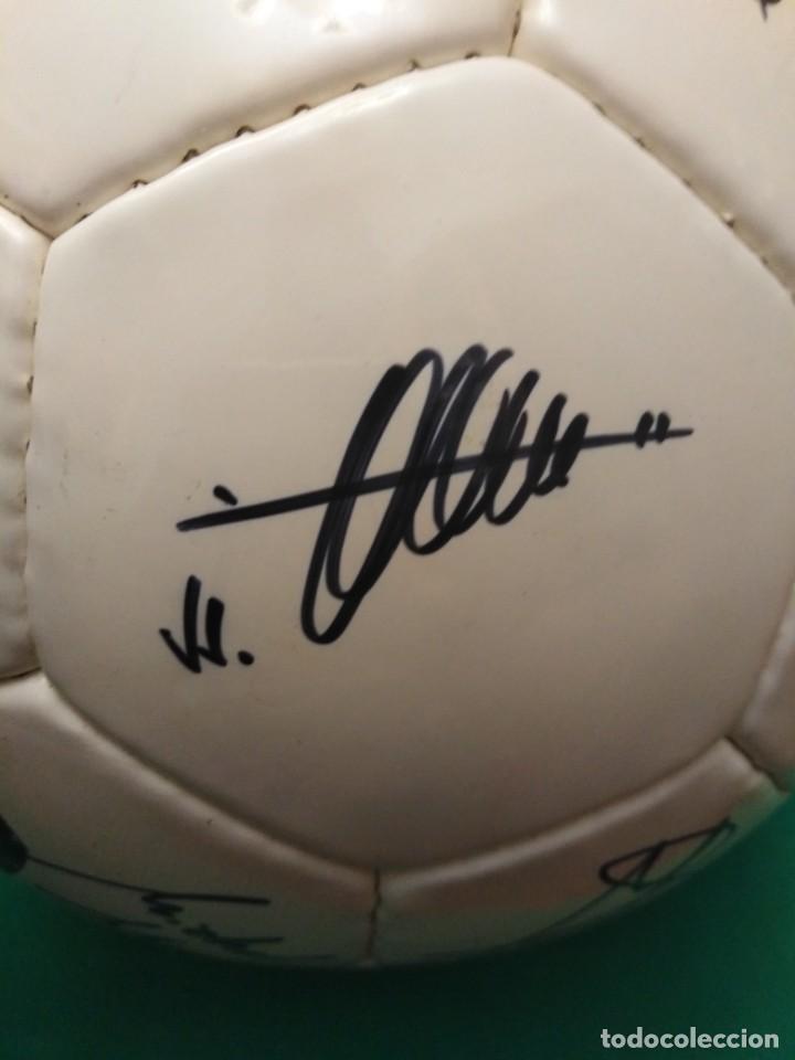 Coleccionismo deportivo: Bal&oacute;n firmado Real Madrid - Foto 21