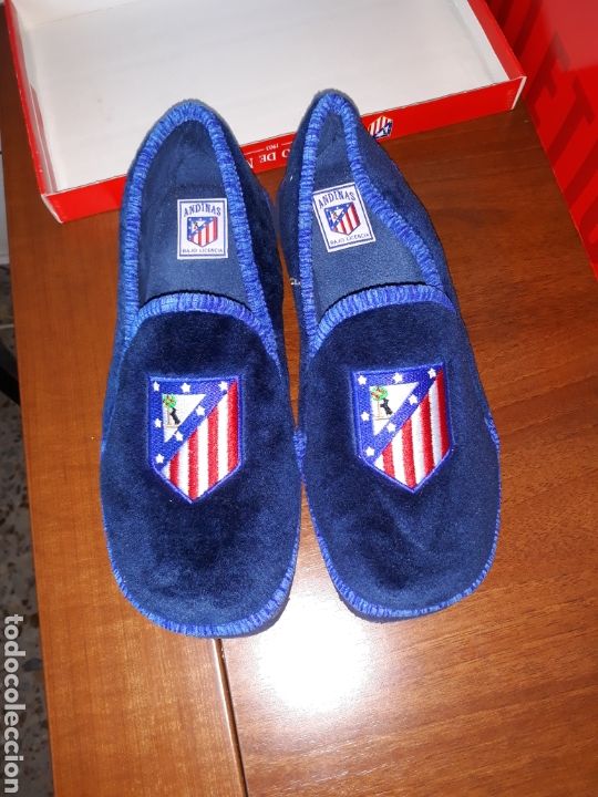 Coleccionismo deportivo: ZAPATILLAS DE ESTAR EN CASA. - Foto 2