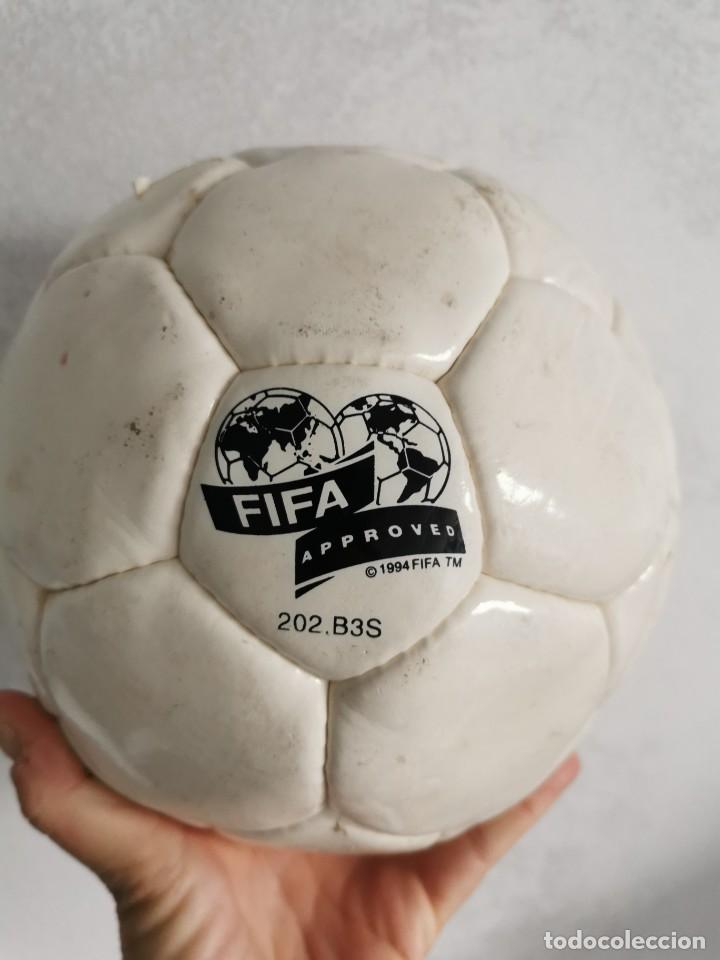 Coleccionismo deportivo: Balones a&ntilde;os 80-90 - Foto 6
