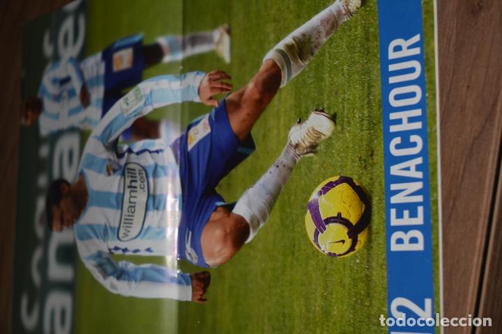 Coleccionismo deportivo: PROGRAMA DEL PARTIDO TEMPORADA 2000-10 M&Aacute;LAGA-RCD ESPANYOL.CON POSTER CENTRAL DE BENACHOUR - Foto 2
