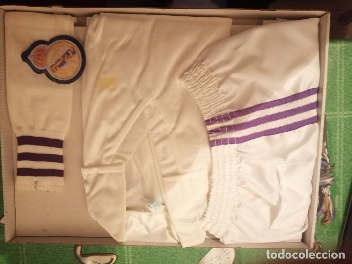 Coleccionismo deportivo: ANTIGUO TRAJE REL MADRID - Foto 4