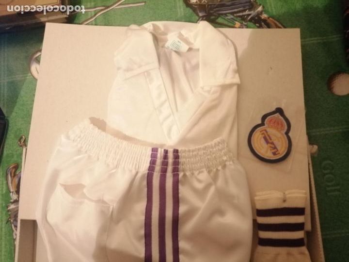 Coleccionismo deportivo: ANTIGUO TRAJE REL MADRID - Foto 5
