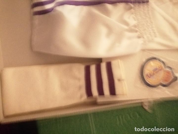 Coleccionismo deportivo: ANTIGUO TRAJE REL MADRID - Foto 9