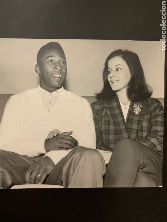 Coleccionismo deportivo: Pele y su ex mujer original - Foto 1