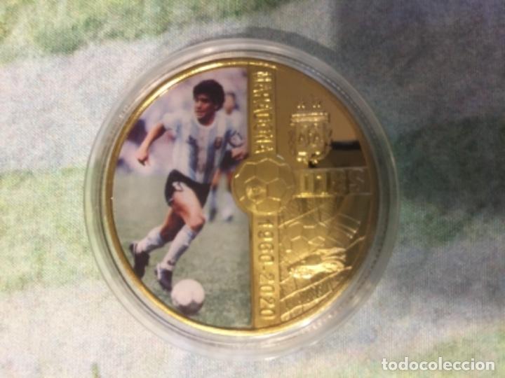 Coleccionismo deportivo: MARADONA MEDALLA MONEDA DORADA - Foto 1