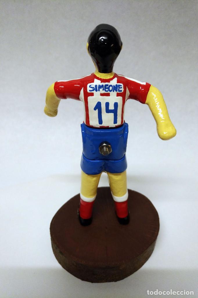 Coleccionismo deportivo: Mu&ntilde;eco Futbolin Simeone - Foto 6