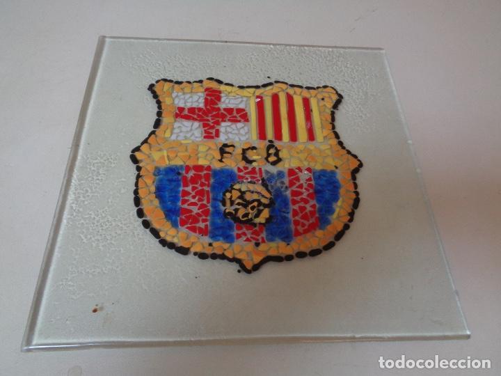 Coleccionismo deportivo: cristal con escudo Barcelona confeccionado a mano - Foto 1