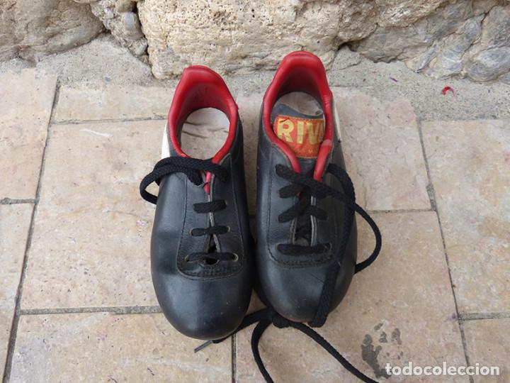 Coleccionismo deportivo: Botas de f&uacute;tbol infantiles Rivat - Foto 5