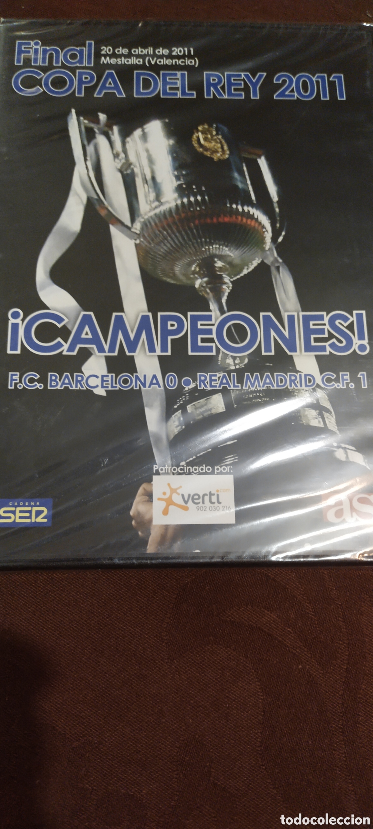 Coleccionismo deportivo: Final copa del Rey 2011 campeones real Madrid - Foto 1