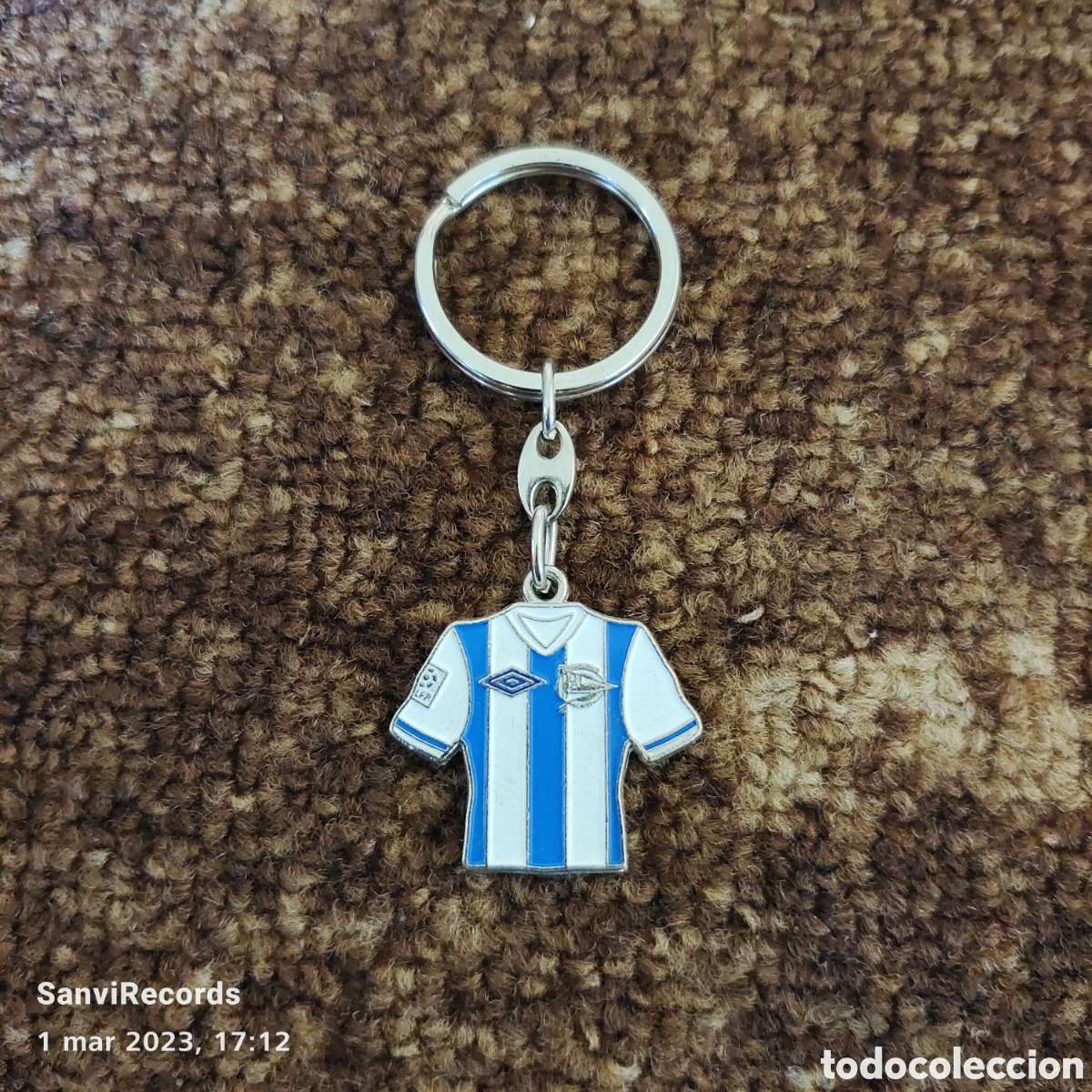 Collezionismo sportivo: LLAVERO CAMISETA DEPORTIVO DE ALAV&Eacute;S (MARCA)