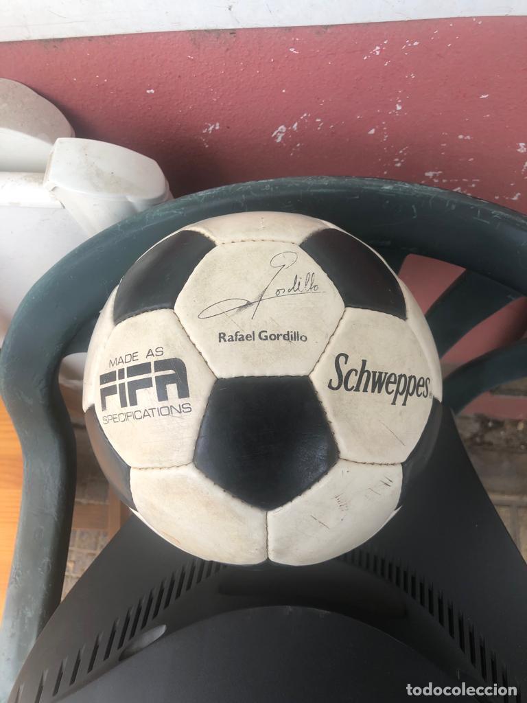 Coleccionismo deportivo: BAL&Oacute;N FIRMADO. - Foto 1