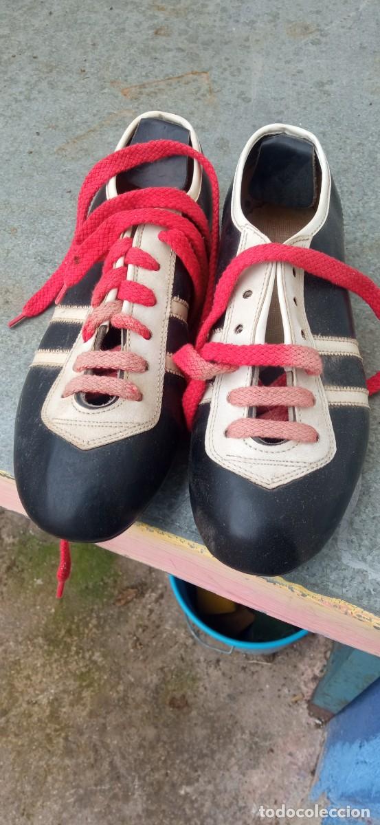 Coleccionismo deportivo: BOTAS DE FUTBOL ANTIGUAS NUMERO 38