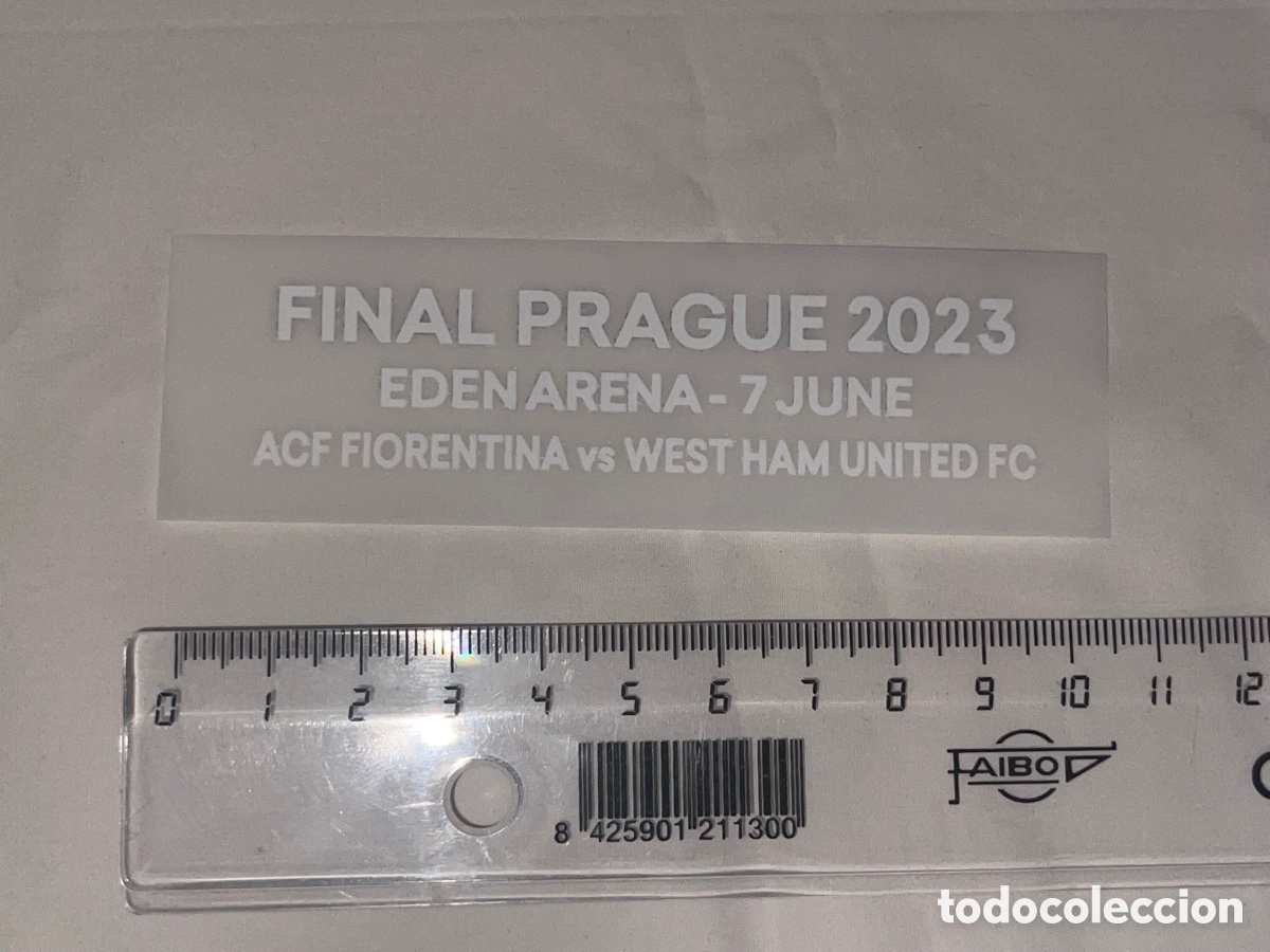 Colecionismo desportivo: Inscripci&oacute;n final Conference league Fiorentina West ham parche dorsal temporada 2022/23