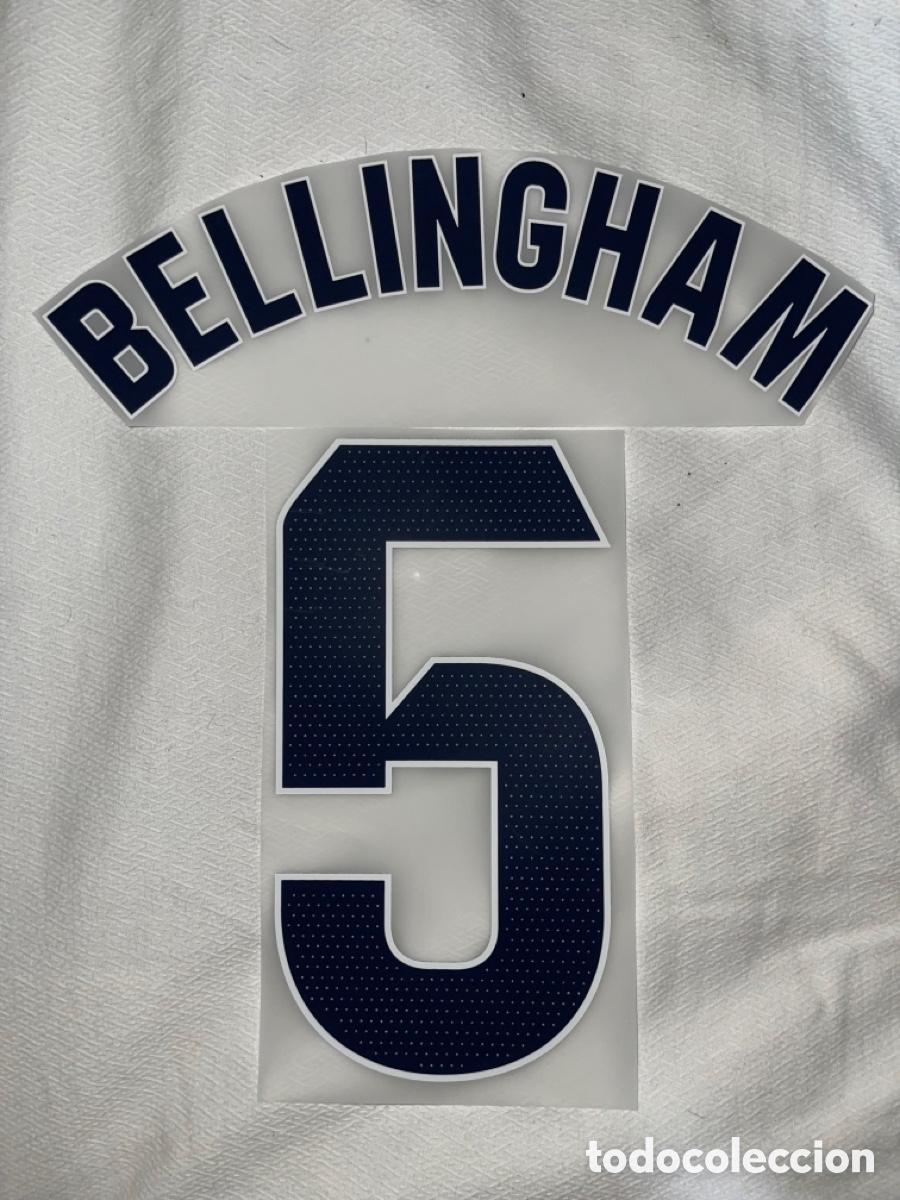 Bellingham con la camiseta y el dorsal 5 del Real Madrid