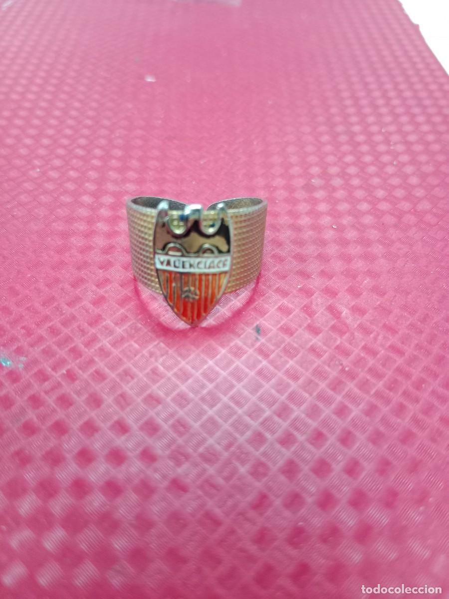 Collezionismo sportivo: RARO Y ANTIGUO ANILLO CON ESCUDO DEL VALENCIA CF / C.F.
