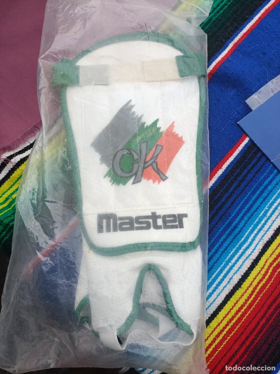 Coleccionismo deportivo: Vintage Canilleras f&uacute;tbol marca MASTER