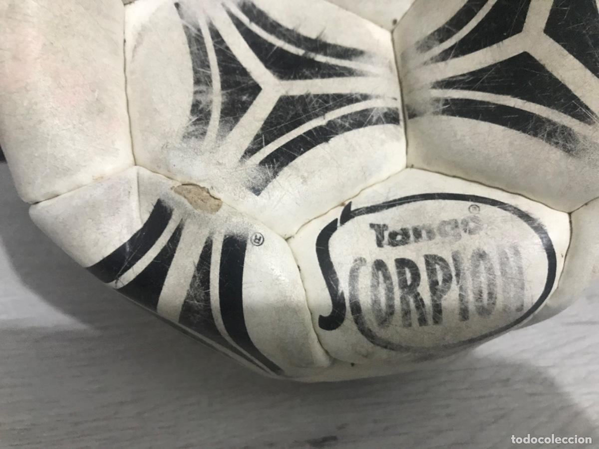 Coleccionismo deportivo: Bal&oacute;n Adidas Tango Scorpion - Foto 4