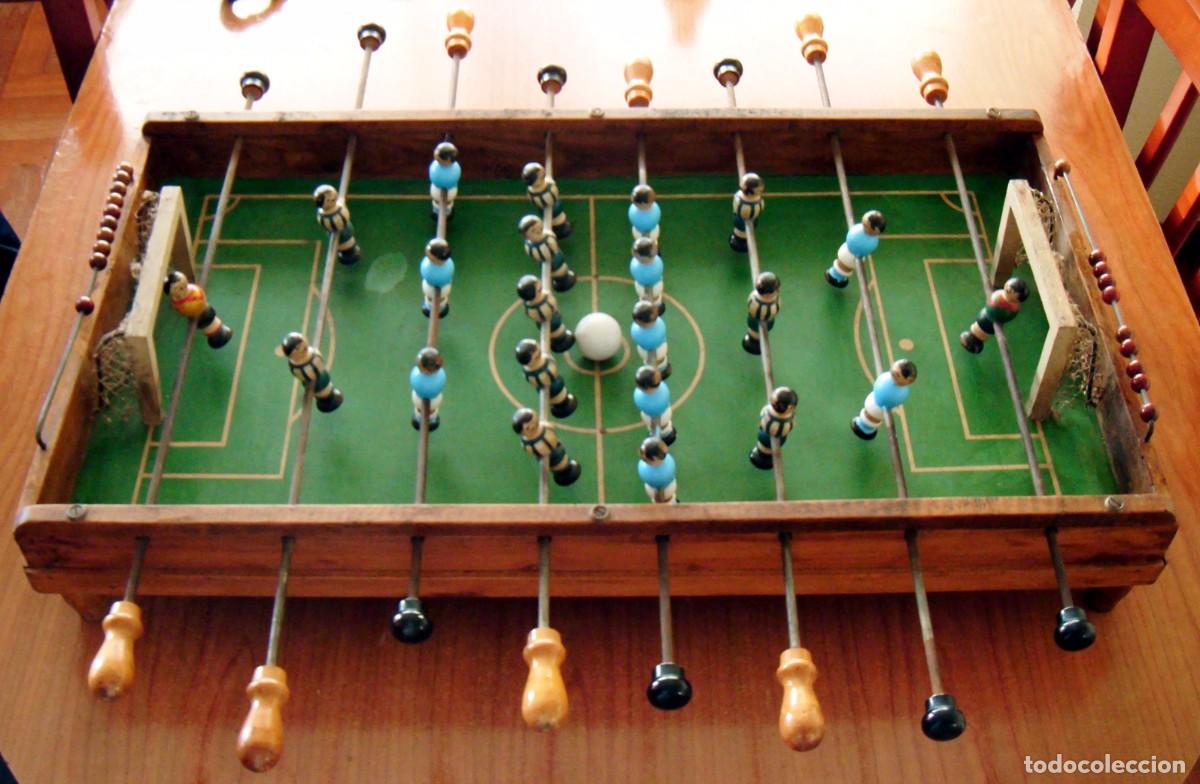 Coleccionismo deportivo: Futbol&iacute;n de 1950 con los equipos Celta y Deportivo - Foto 1