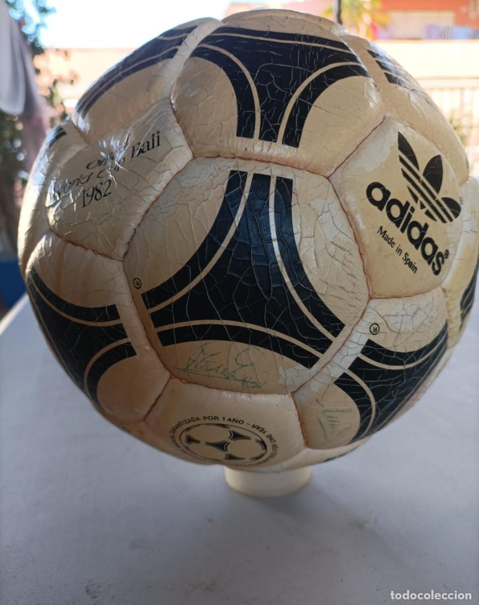 Coleccionismo deportivo: Bal&oacute;n adidas tango 1982 - Foto 2