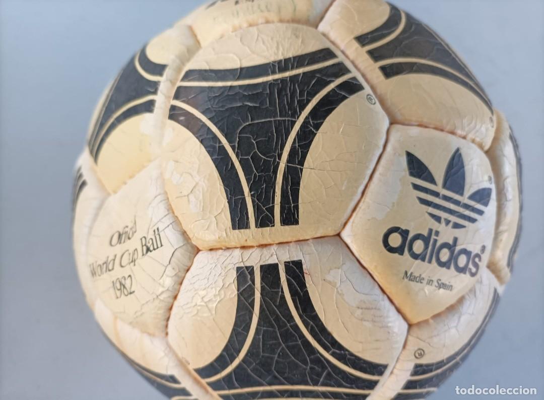 Coleccionismo deportivo: Bal&oacute;n adidas tango 1982 - Foto 5