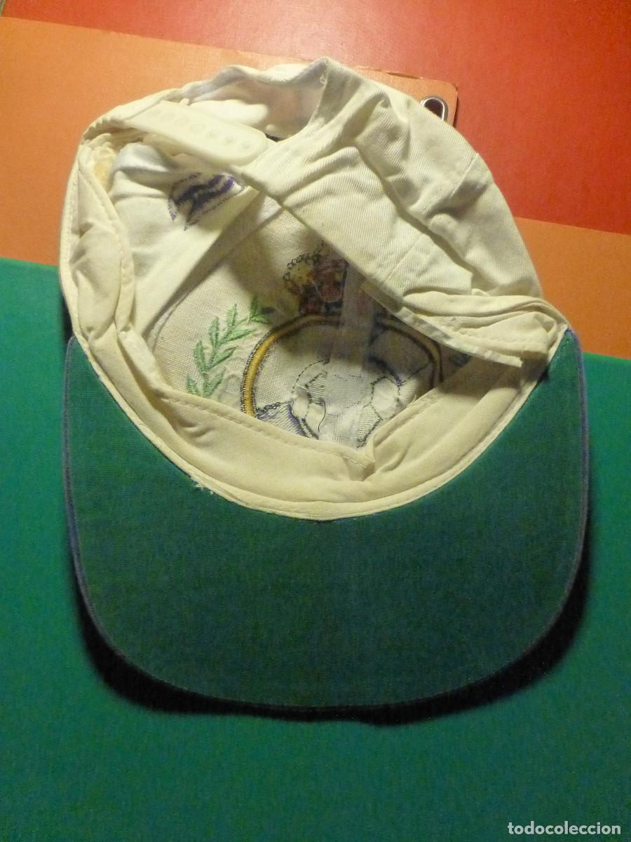Coleccionismo deportivo: Gorra - Real Madrid - Bordada - Foto 2