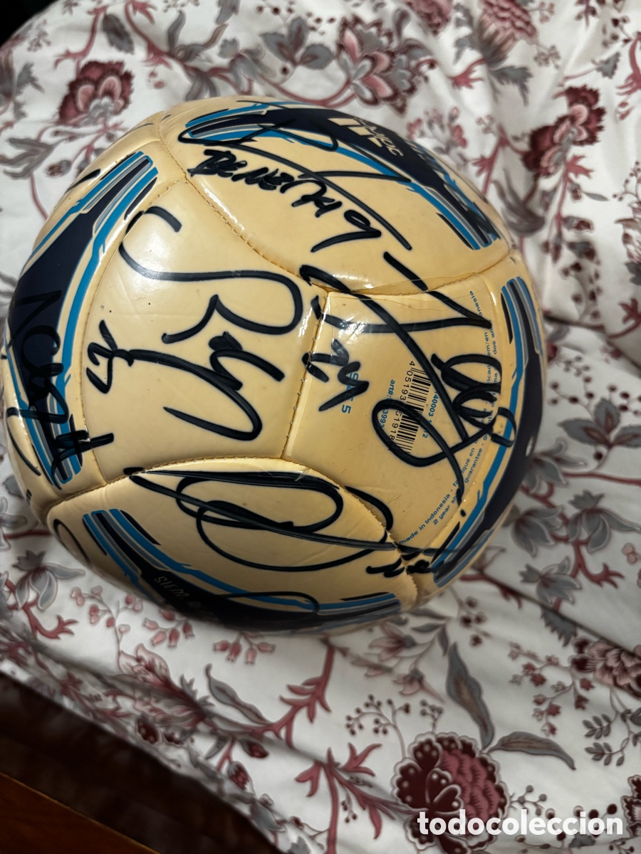 Coleccionismo deportivo: Bal&oacute;n firmado Real Madrid 12/13 - Foto 2