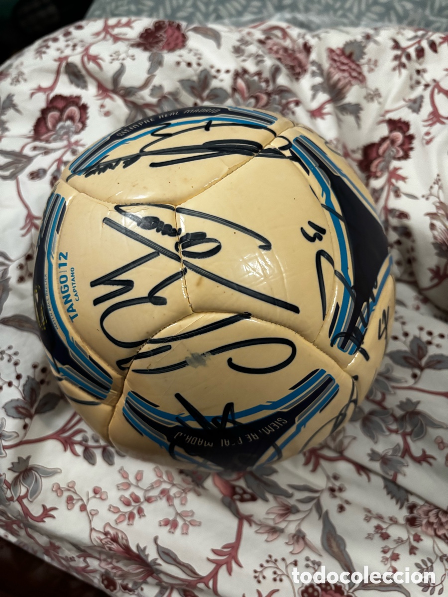 Coleccionismo deportivo: Bal&oacute;n firmado Real Madrid 12/13 - Foto 3