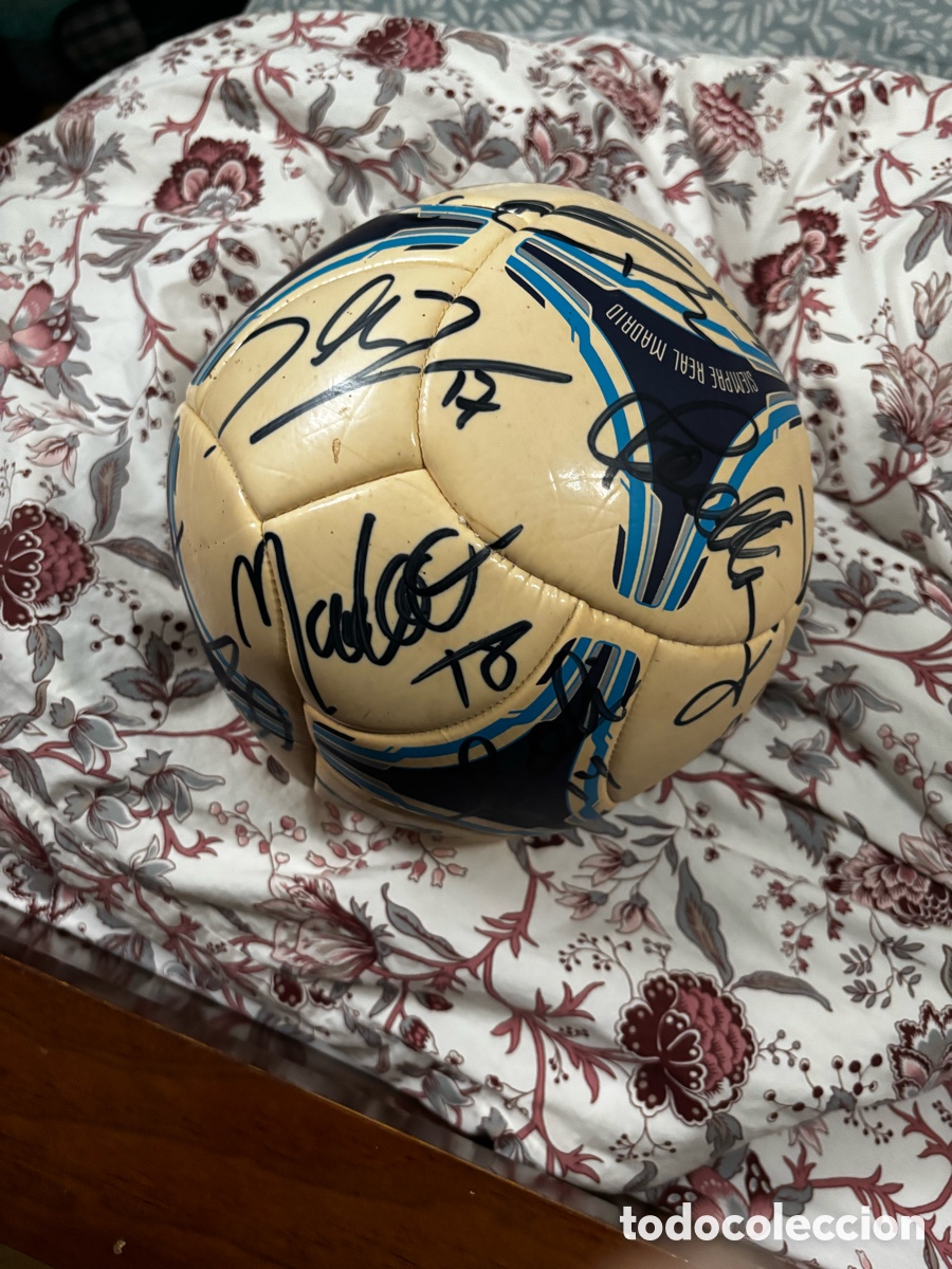 Coleccionismo deportivo: Bal&oacute;n firmado Real Madrid 12/13 - Foto 4