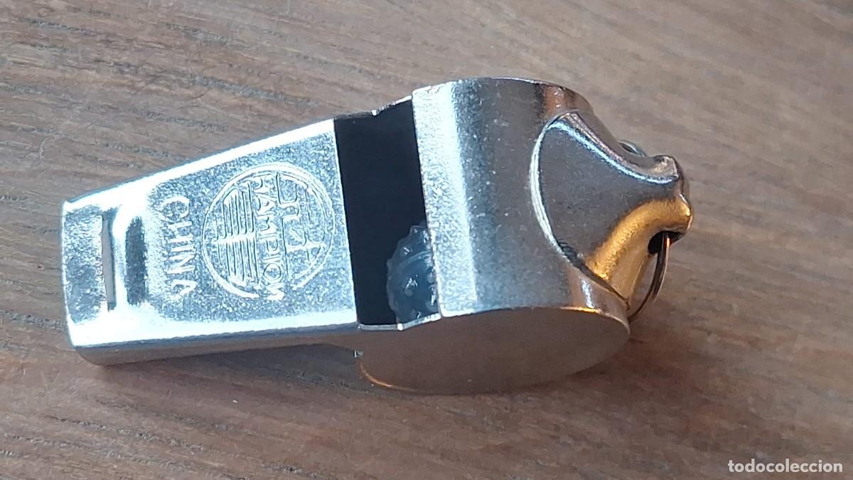 Coleccionismo deportivo: Silbato de Arbitro Metal Champi&ntilde;&oacute;n - Foto 1