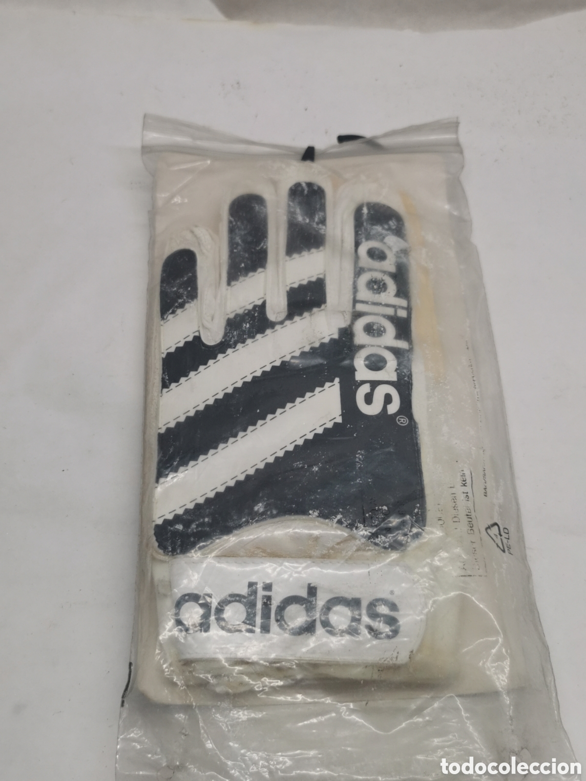 Coleccionismo deportivo: Guantes portero Adidas a&ntilde;o 2000 - Foto 1