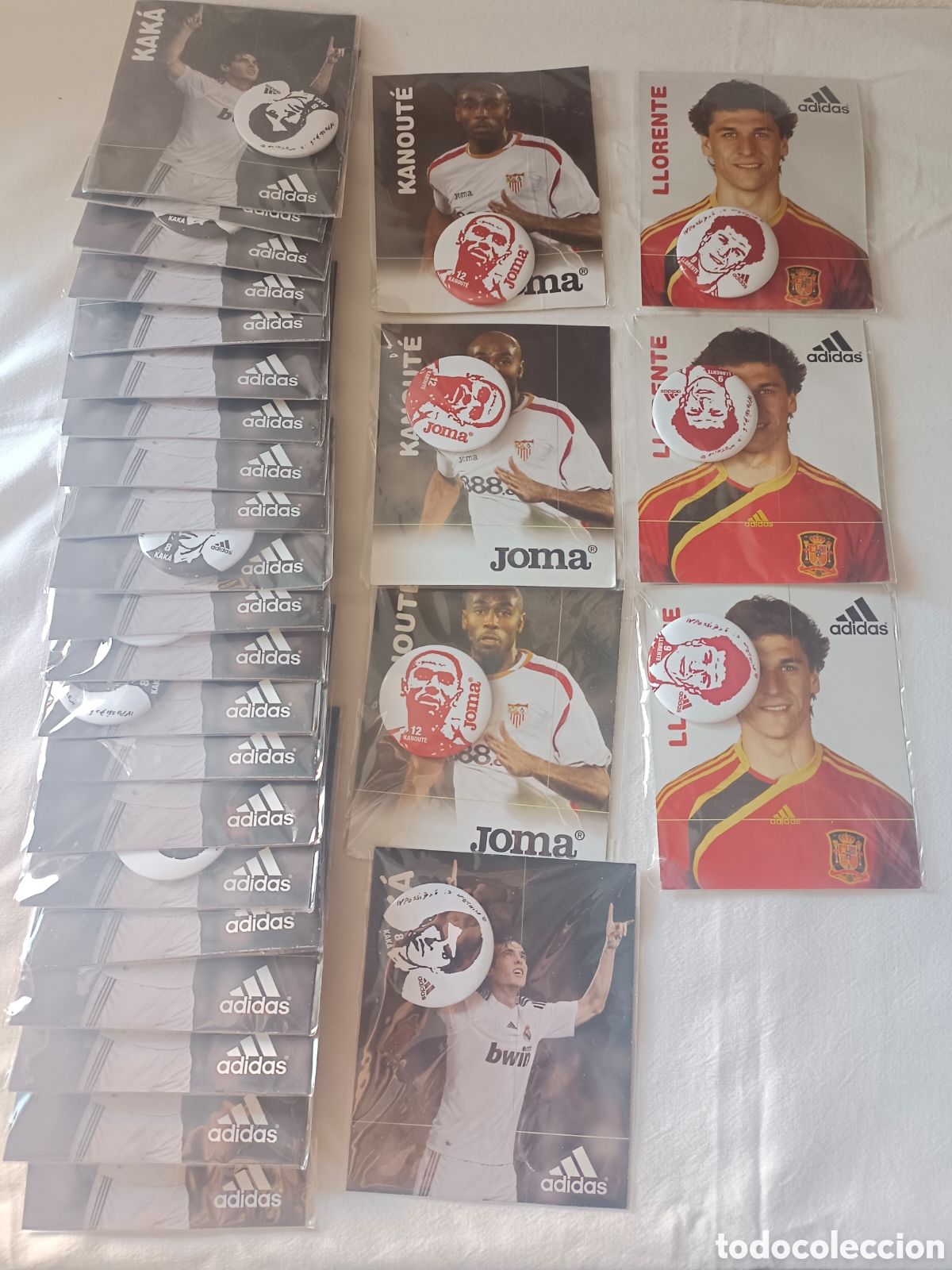 Coleccionismo deportivo: Chapas Kak&aacute;, Canoute y Llorente - Foto 1