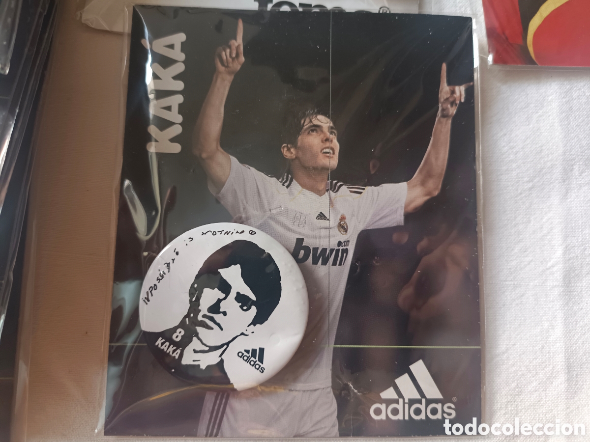 Coleccionismo deportivo: Chapas Kak&aacute;, Canoute y Llorente - Foto 9