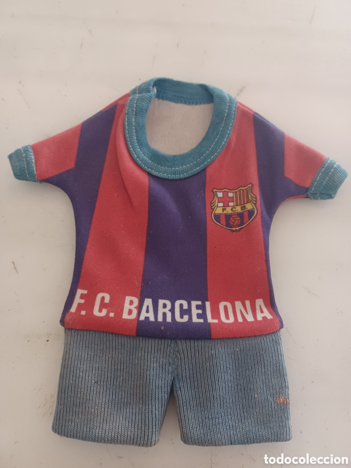 Coleccionismo deportivo: Mini traje decoraci&oacute;n barcelona - Foto 1