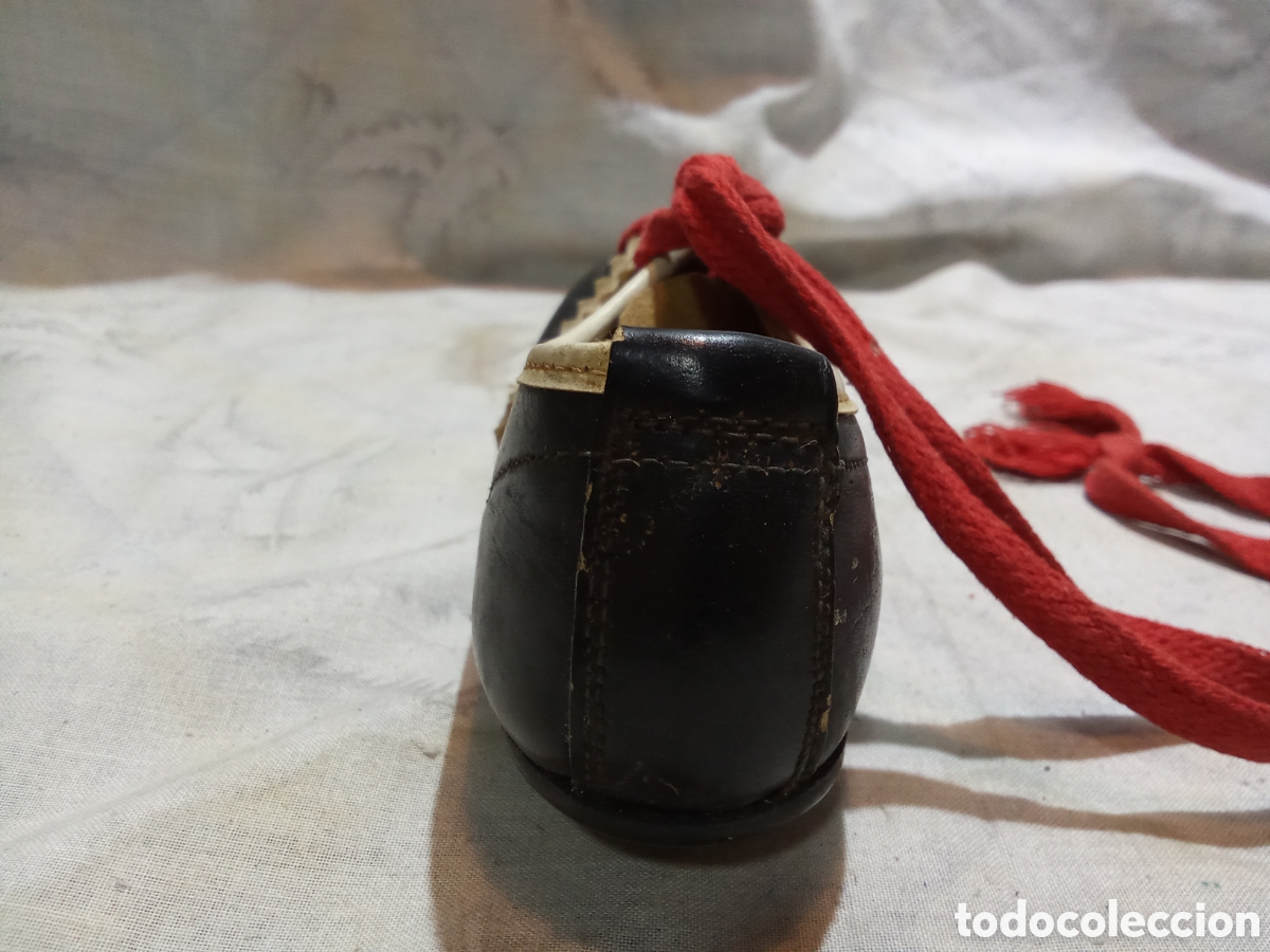 Coleccionismo deportivo: BOTA DE FUTBOL OLIMPIC PEQUE&Ntilde;A - Foto 3