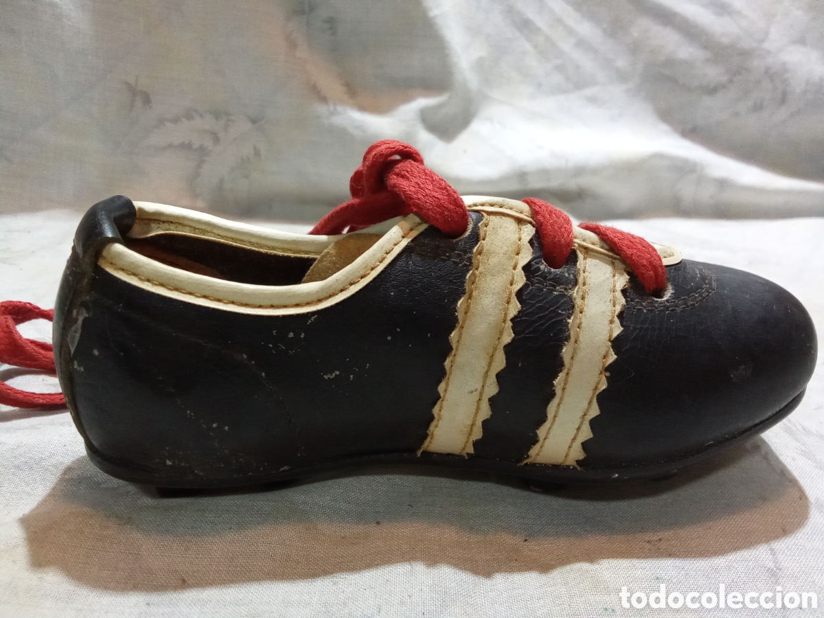 Coleccionismo deportivo: BOTA DE FUTBOL OLIMPIC PEQUE&Ntilde;A - Foto 4
