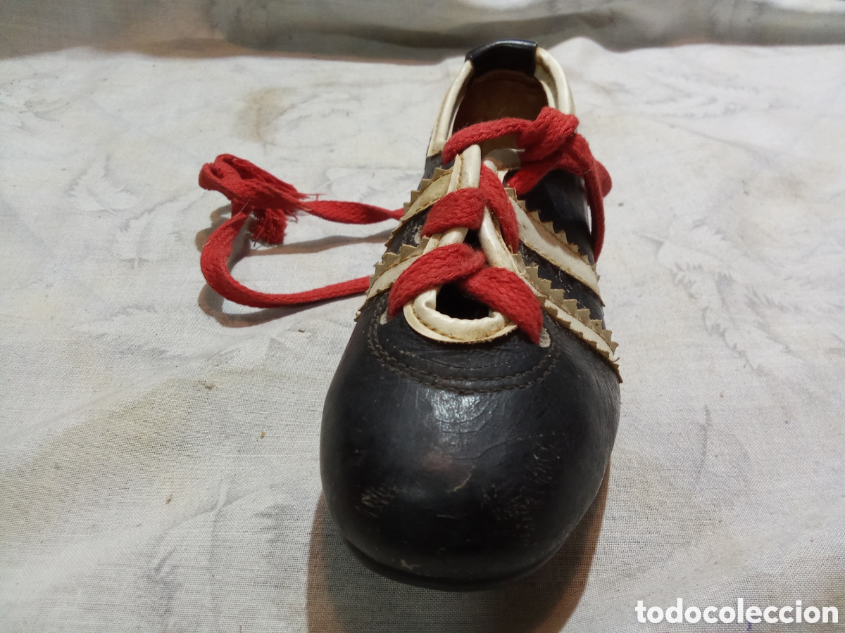Coleccionismo deportivo: BOTA DE FUTBOL OLIMPIC PEQUE&Ntilde;A - Foto 5