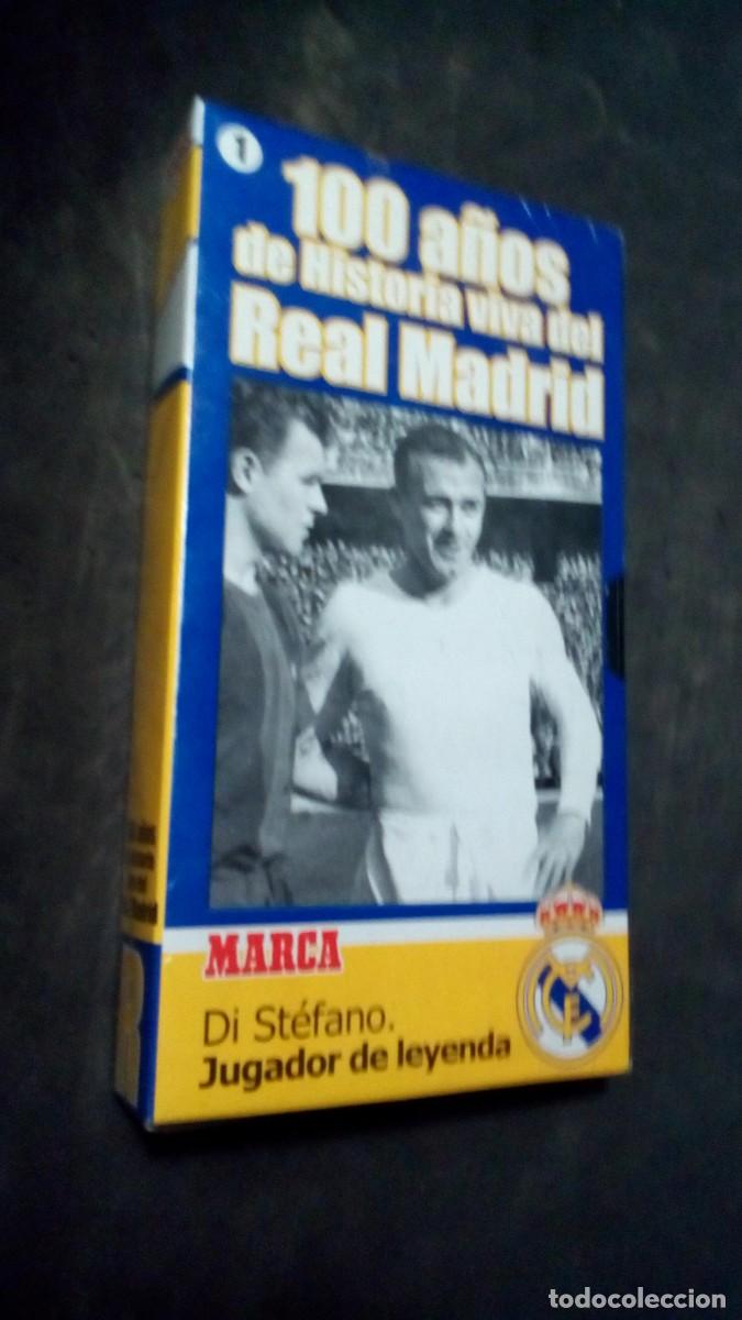 Coleccionismo deportivo: 100 A&Ntilde;OS DE HISTORIA VIVA DEL REAL MADRID-VHS PRECINTADO-D&Iacute; STEFANO, JUGADOR DE LEYENDA