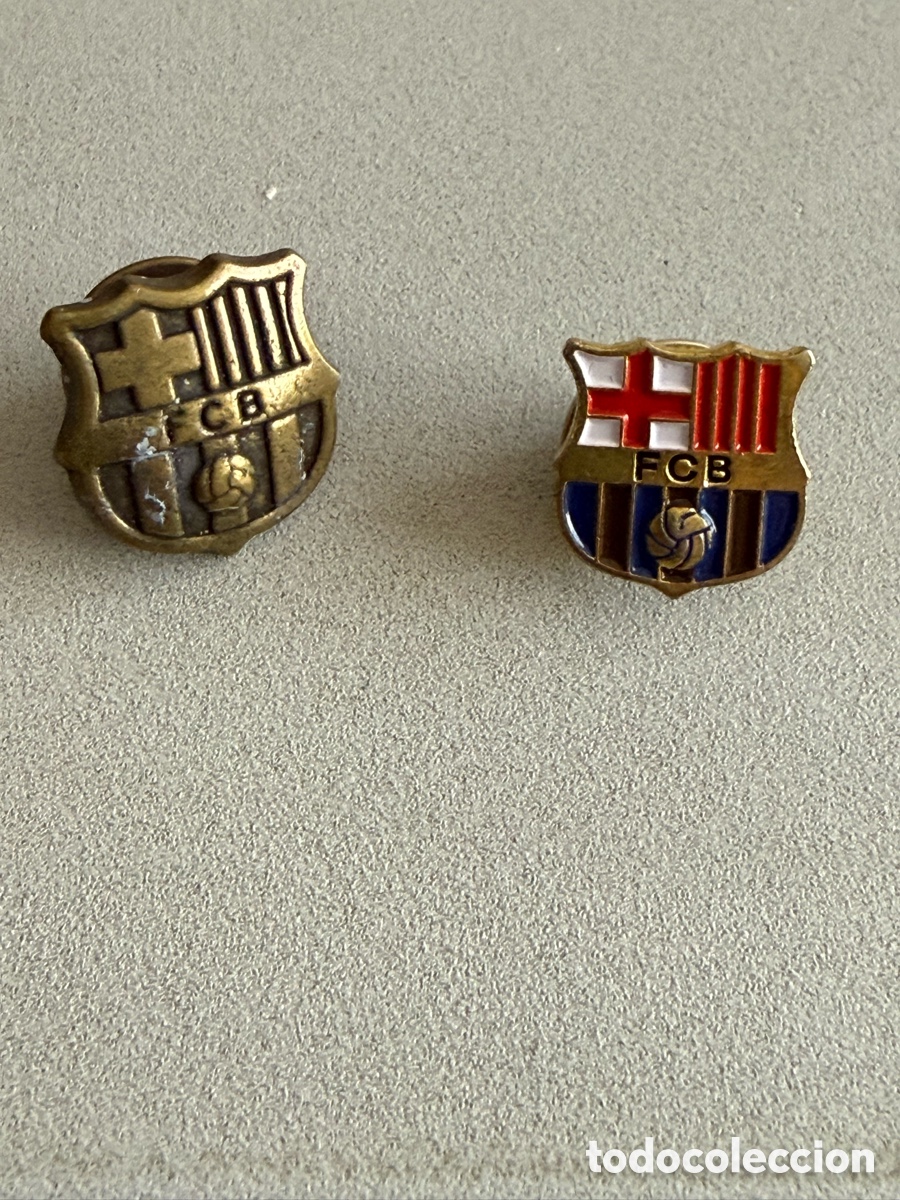 Coleccionismo deportivo: 2x. INSIGNIA. FC BARCELONA - Foto 1