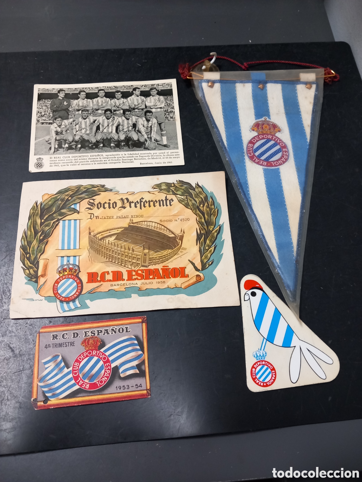 Coleccionismo deportivo: REAL CLUB DEPORTIVO ESPA&Ntilde;OL ESPANYOL FUTBOL GRAN LOTE A&Ntilde;OS 50 60 ORIGINAL CARNET BANDERIN SOCIO