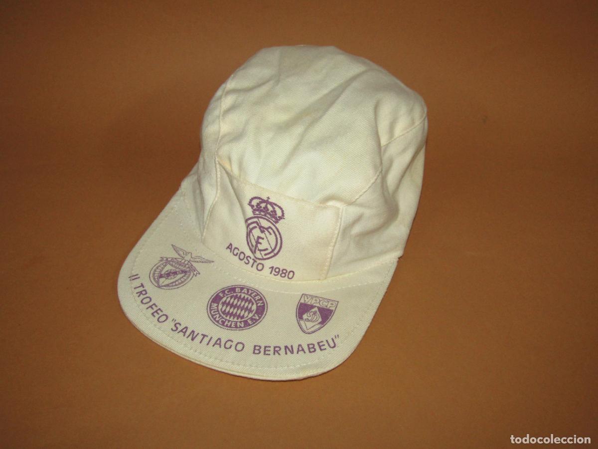 Coleccionismo deportivo: Antigua Gorra del II Trofeo SANTIAGO BERNABEU en Agosto del a&ntilde;o 1980