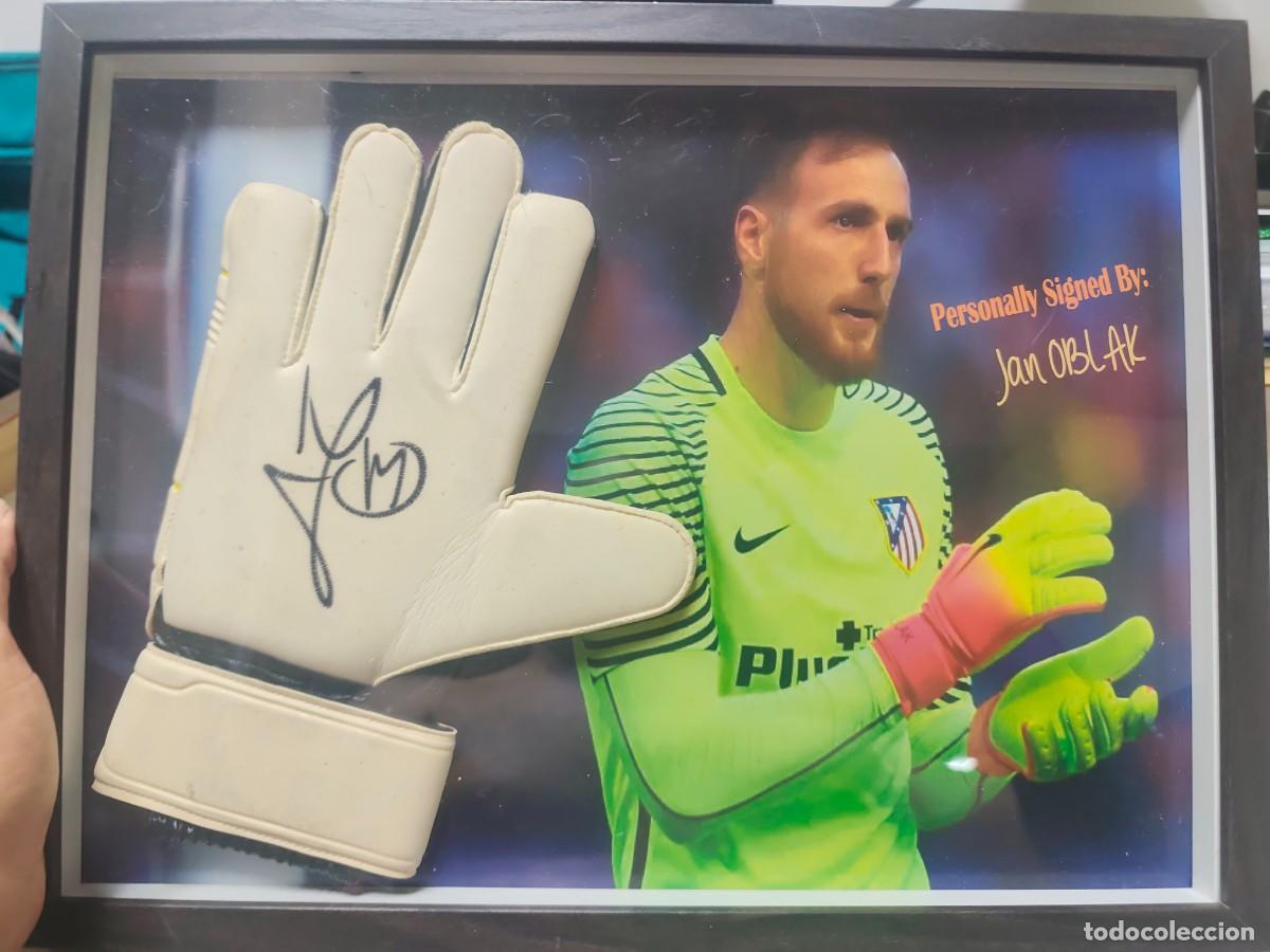 Coleccionismo deportivo: Guante firmado Han oblak Atl&eacute;tico de Madrid