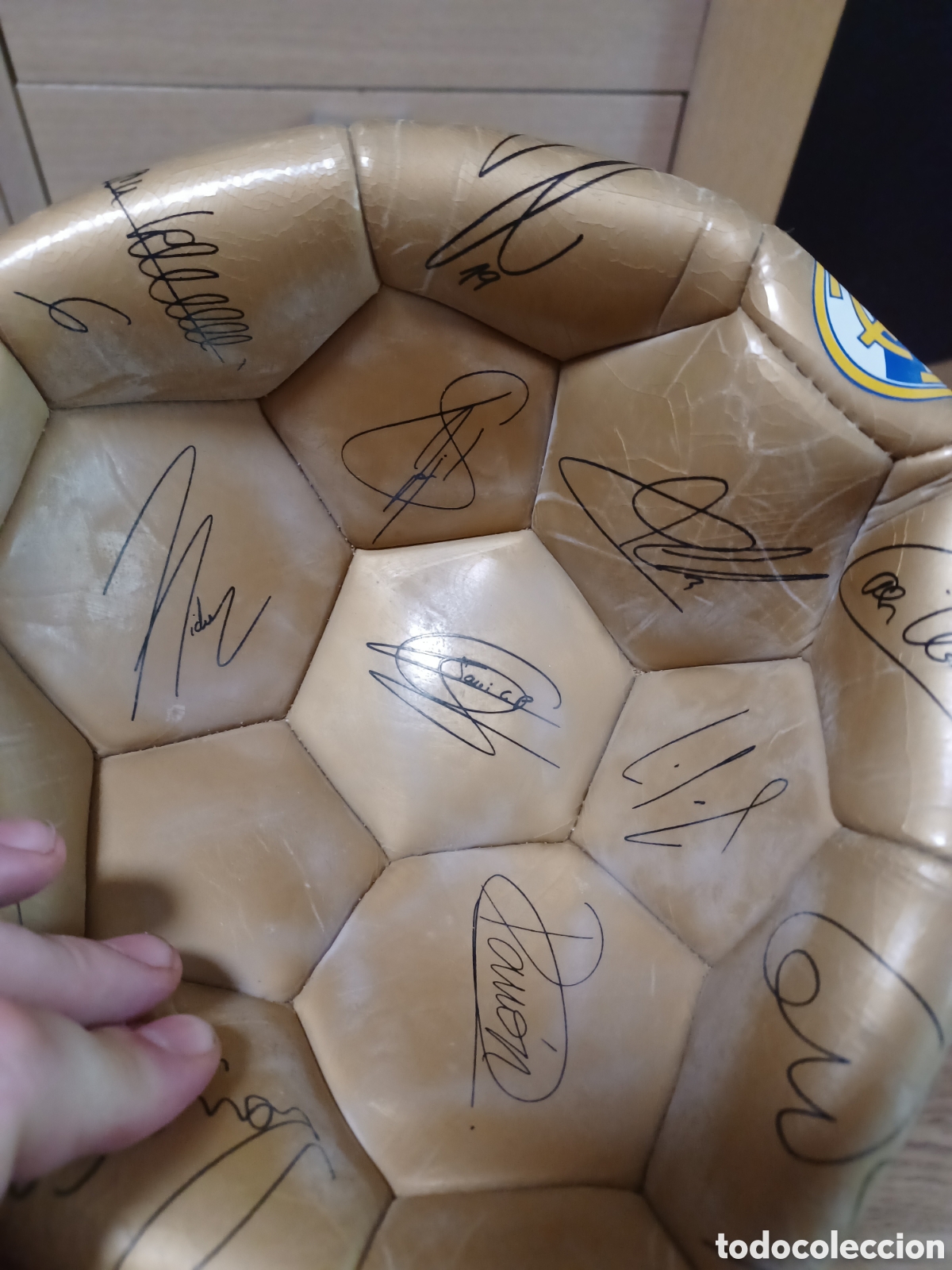 Coleccionismo deportivo: Real madrid bal&oacute;n firmado - Foto 2