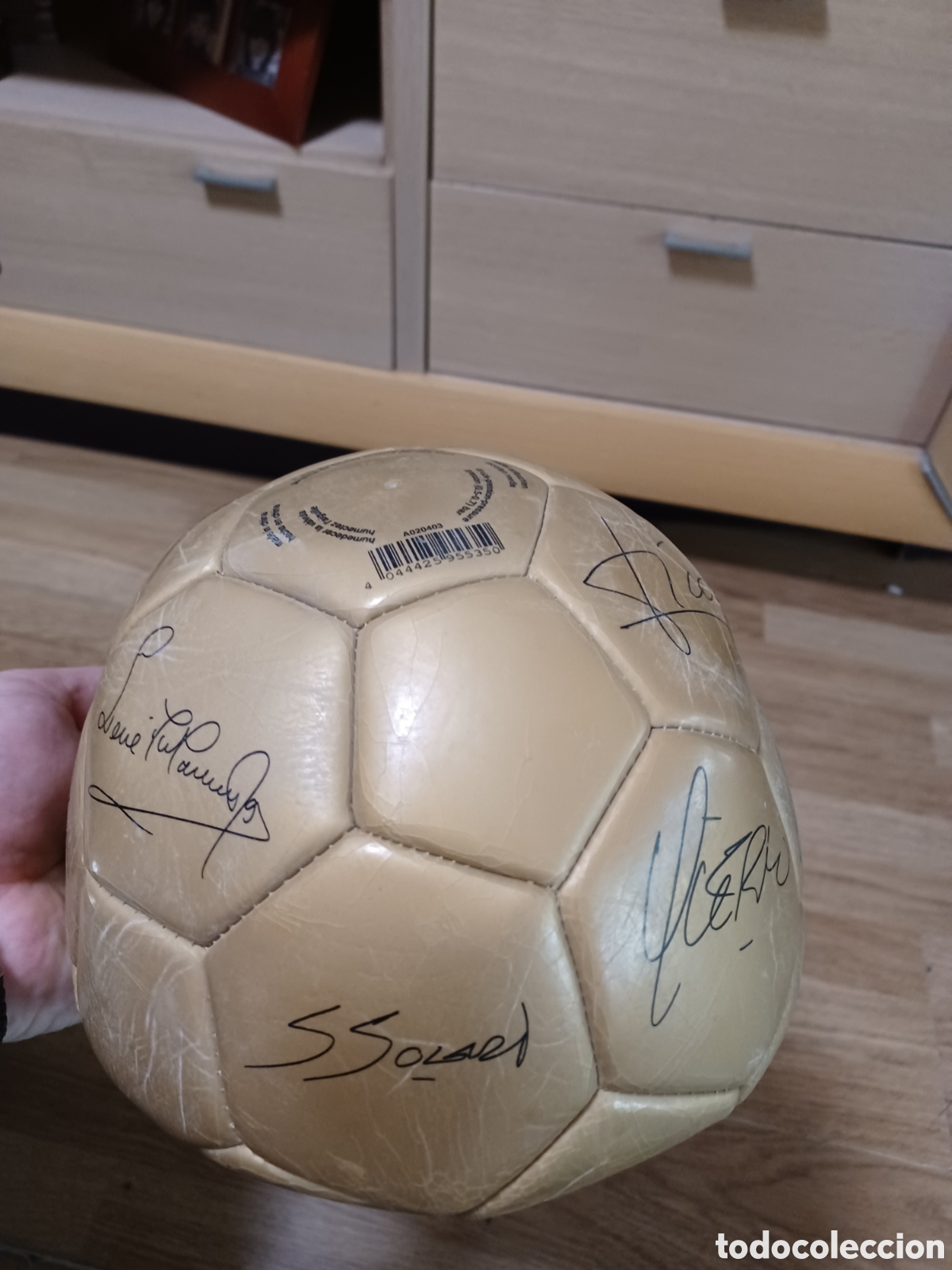 Coleccionismo deportivo: Real madrid bal&oacute;n firmado - Foto 4